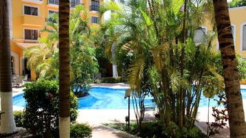 Kolam renang terbuka