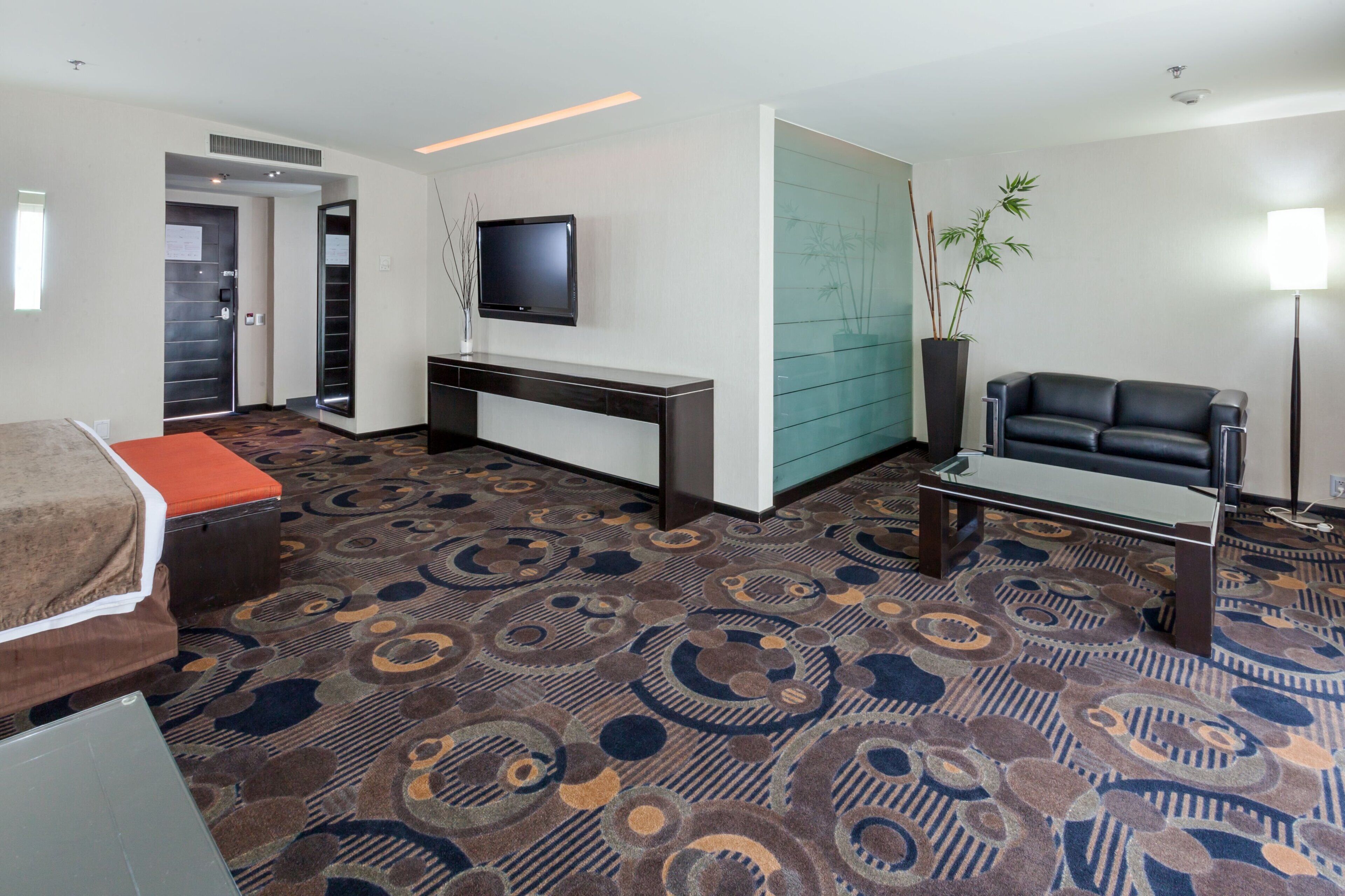 Minibar, in-room safe, desk, soundproofing