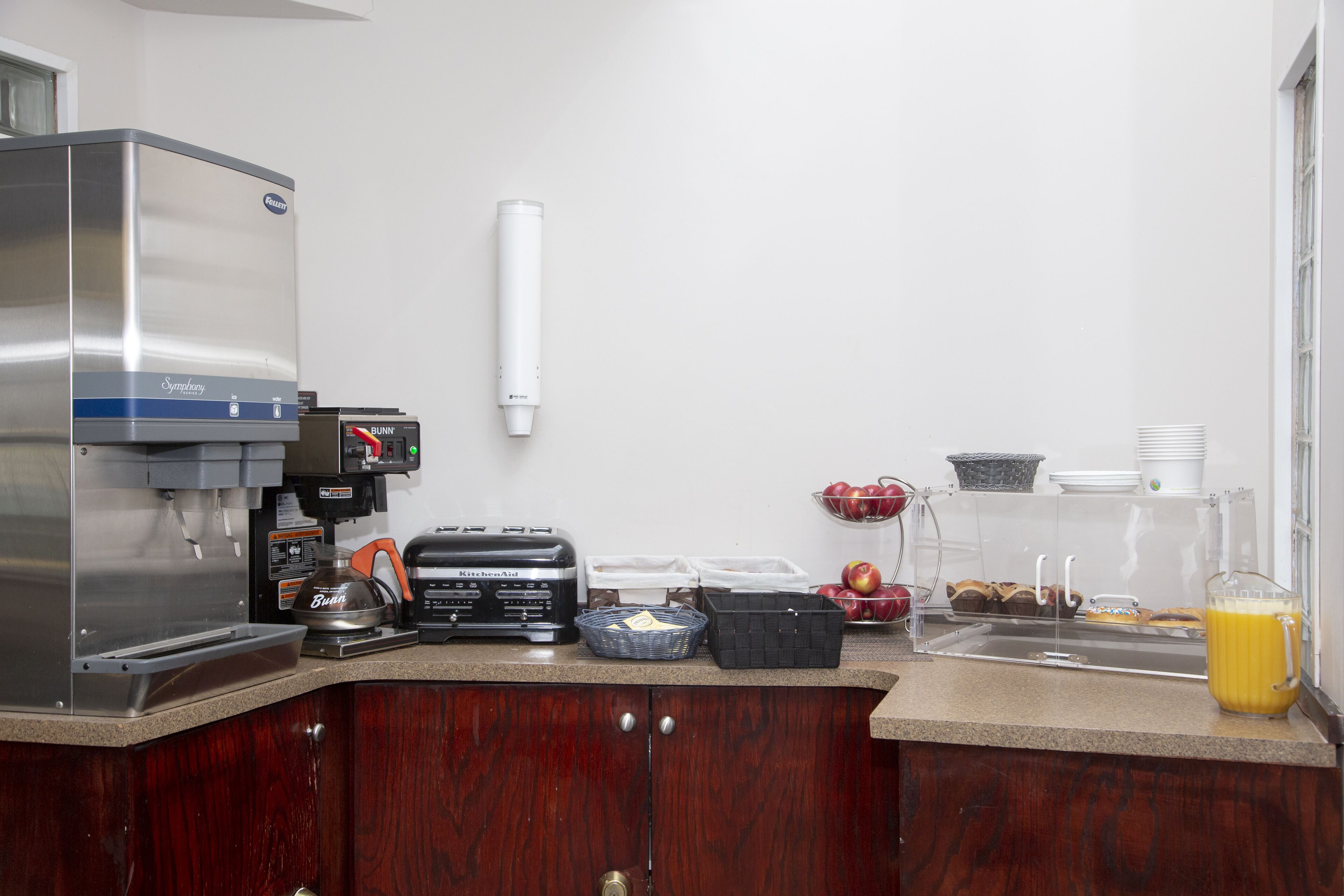 Photo - Happy Day Inn