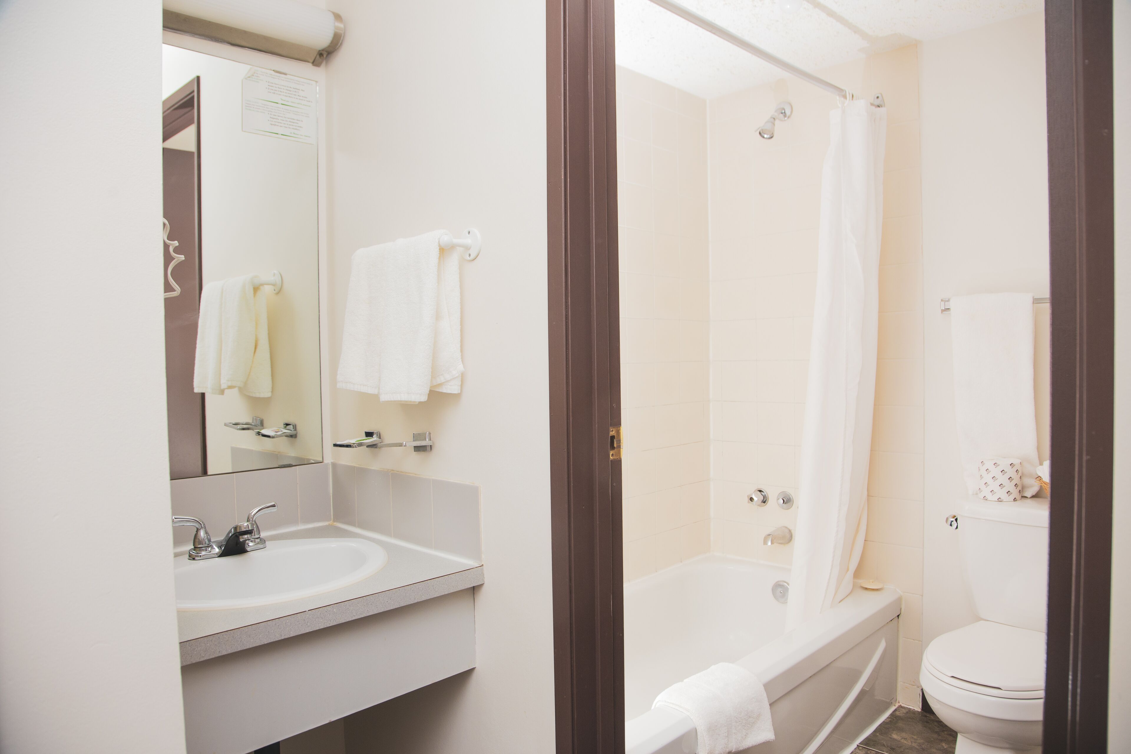 Photo - Happy Day Inn