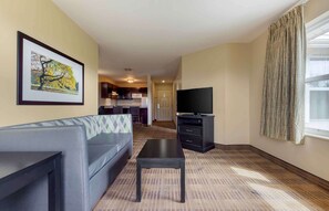 Suite, 2 Bedrooms, Non Smoking | Desk, free WiFi, bed sheets