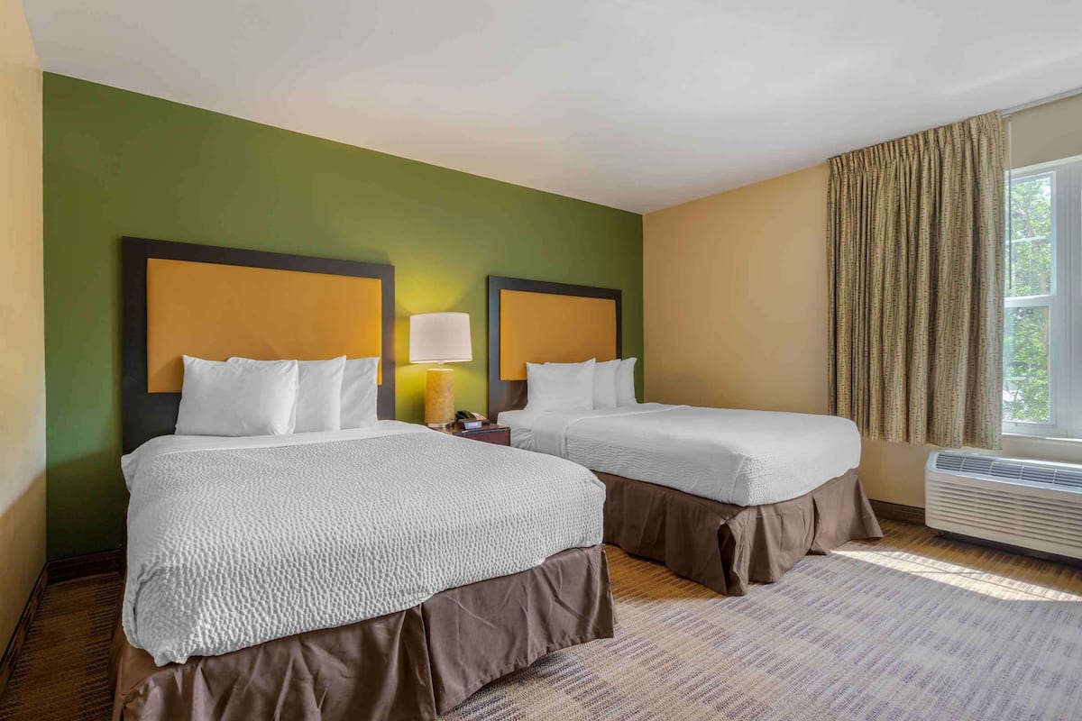 Standard Room | Desk, blackout drapes, iron/ironing board, free WiFi