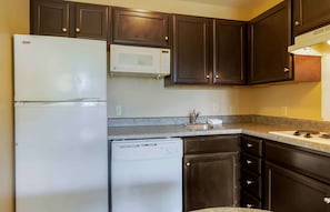 Suite, 1 très grand lit et 1 canapé-lit, non-fumeurs | Cuisine privée | Réfrigérateur, micro-ondes, plaque de cuisson