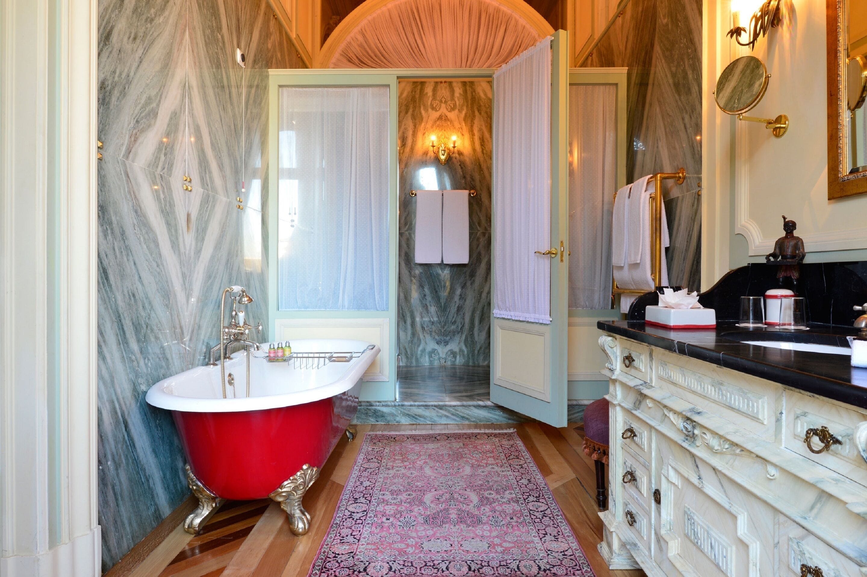 royal suite (prince's suite) | bathroom | deep-soaking bathtub, free toiletries, hair dryer, bathrobes