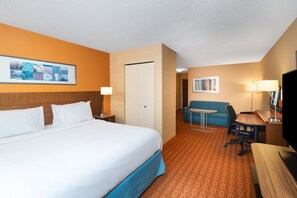 Executive Suite, 1 King Bed with Sofa bed | In-room safe, desk, blackout drapes, iron/ironing board