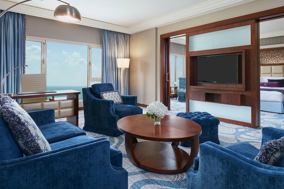 Premium bedding, down comforters, minibar, in-room safe