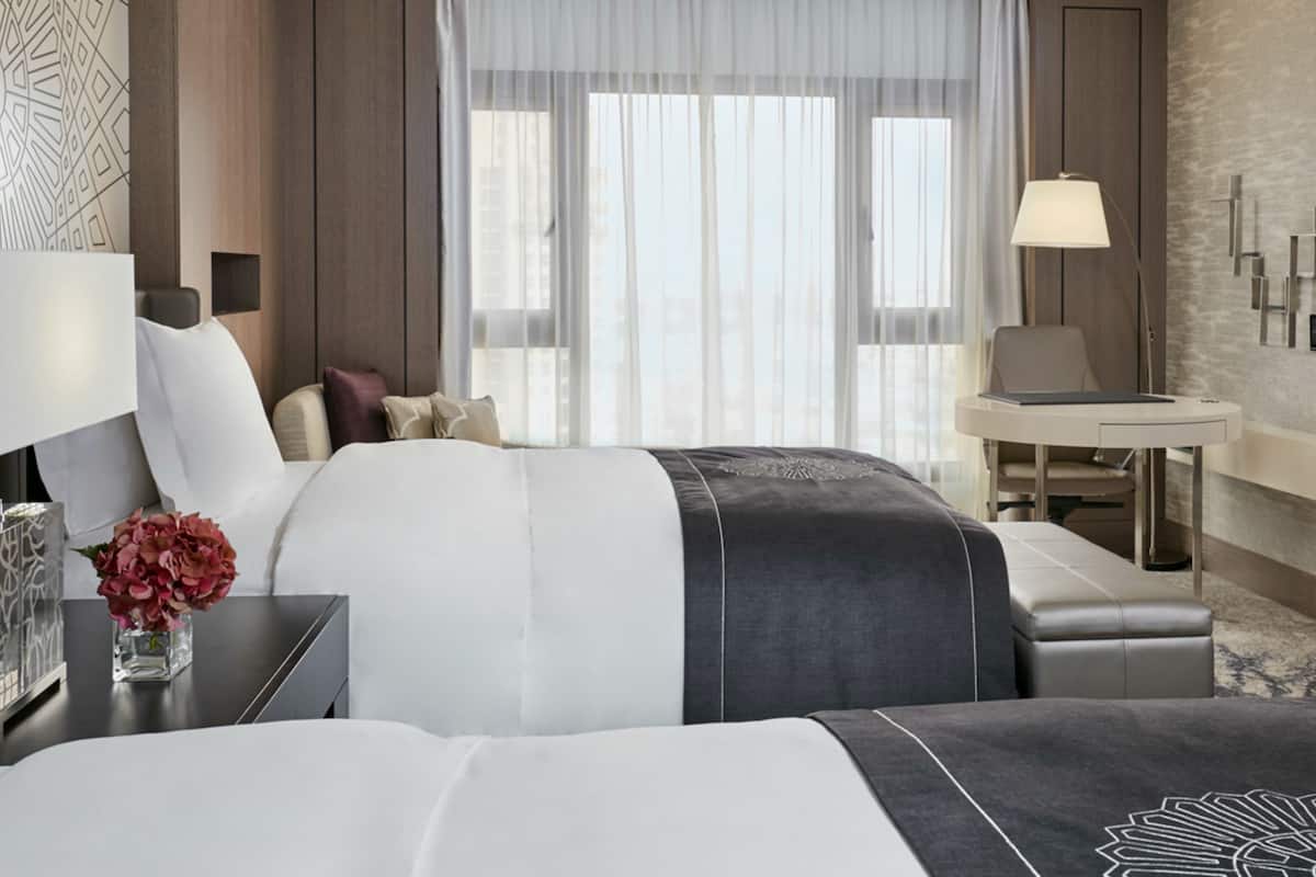 1 bedroom, premium bedding, down duvets, minibar