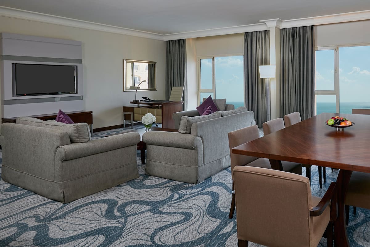 Premium bedding, down comforters, minibar, in-room safe