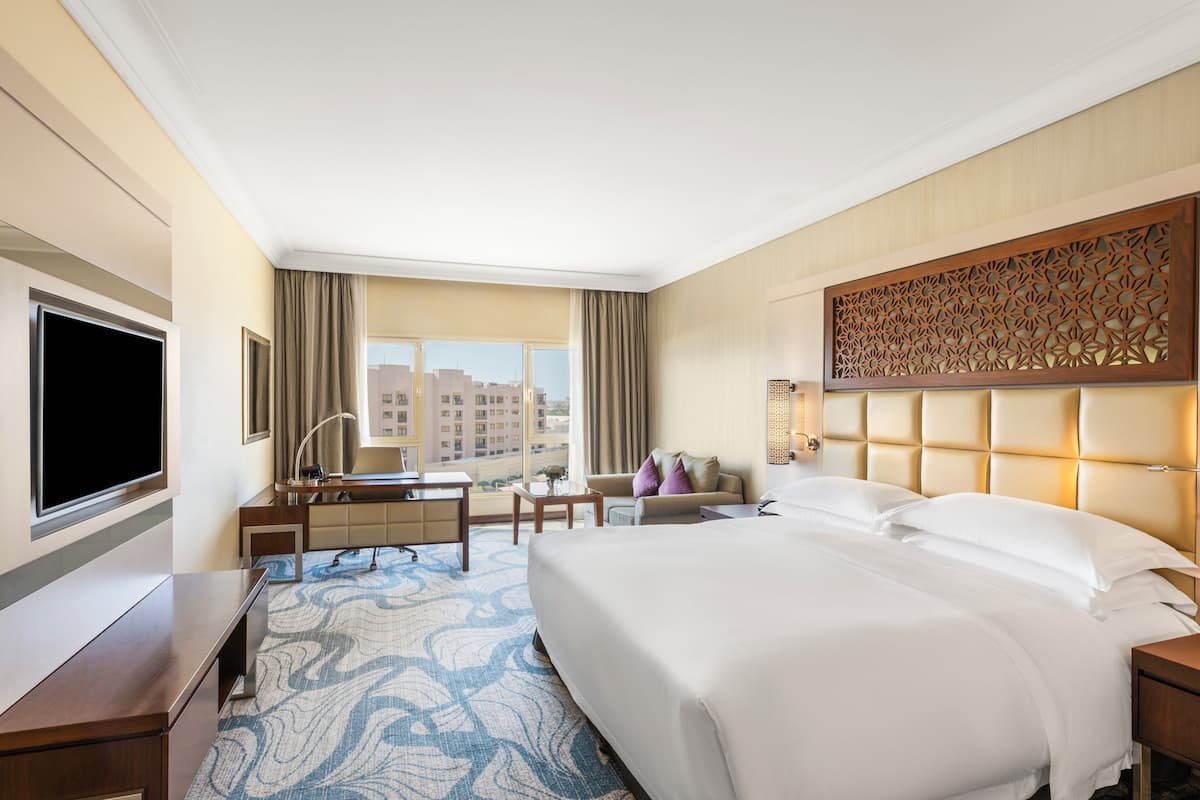 Premium bedding, down duvets, minibar, in-room safe