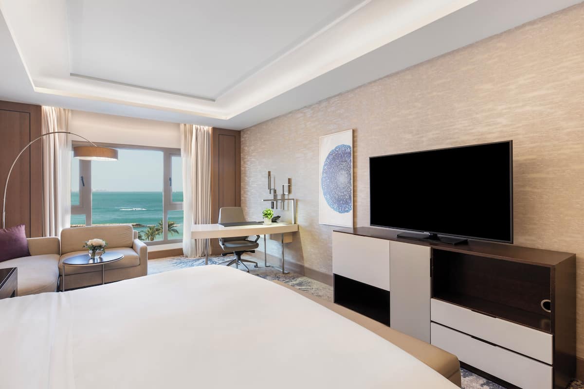 Classic Room, 1 King Bed, Club lounge access, Sea View (Club Lounge Access)