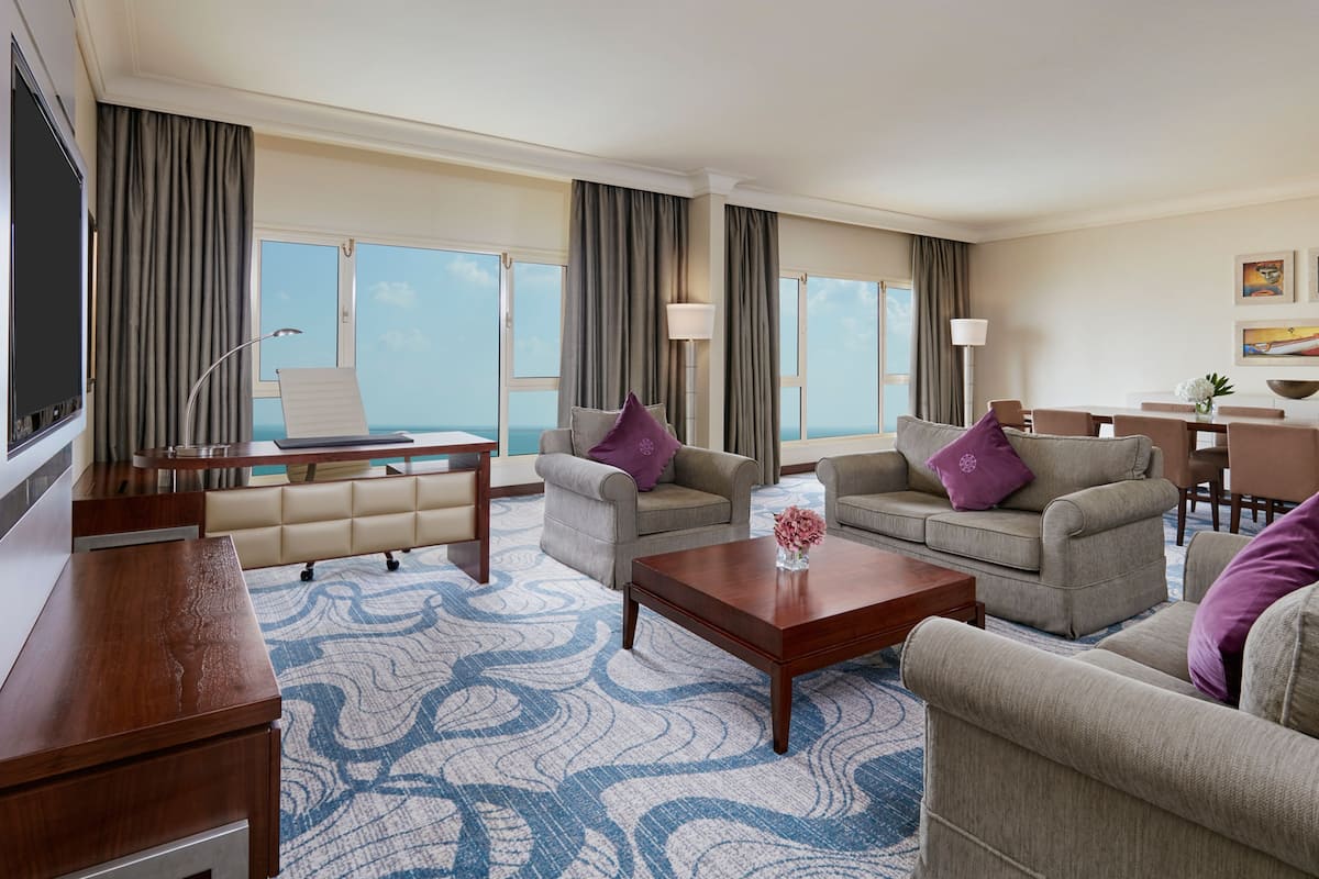 Premium bedding, down comforters, minibar, in-room safe