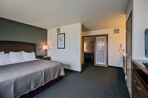 Suite, Mehrere Betten, Nichtraucher (Two-Bedroom Suite) | 1 Schlafzimmer, individuell dekoriert, individuell eingerichtet