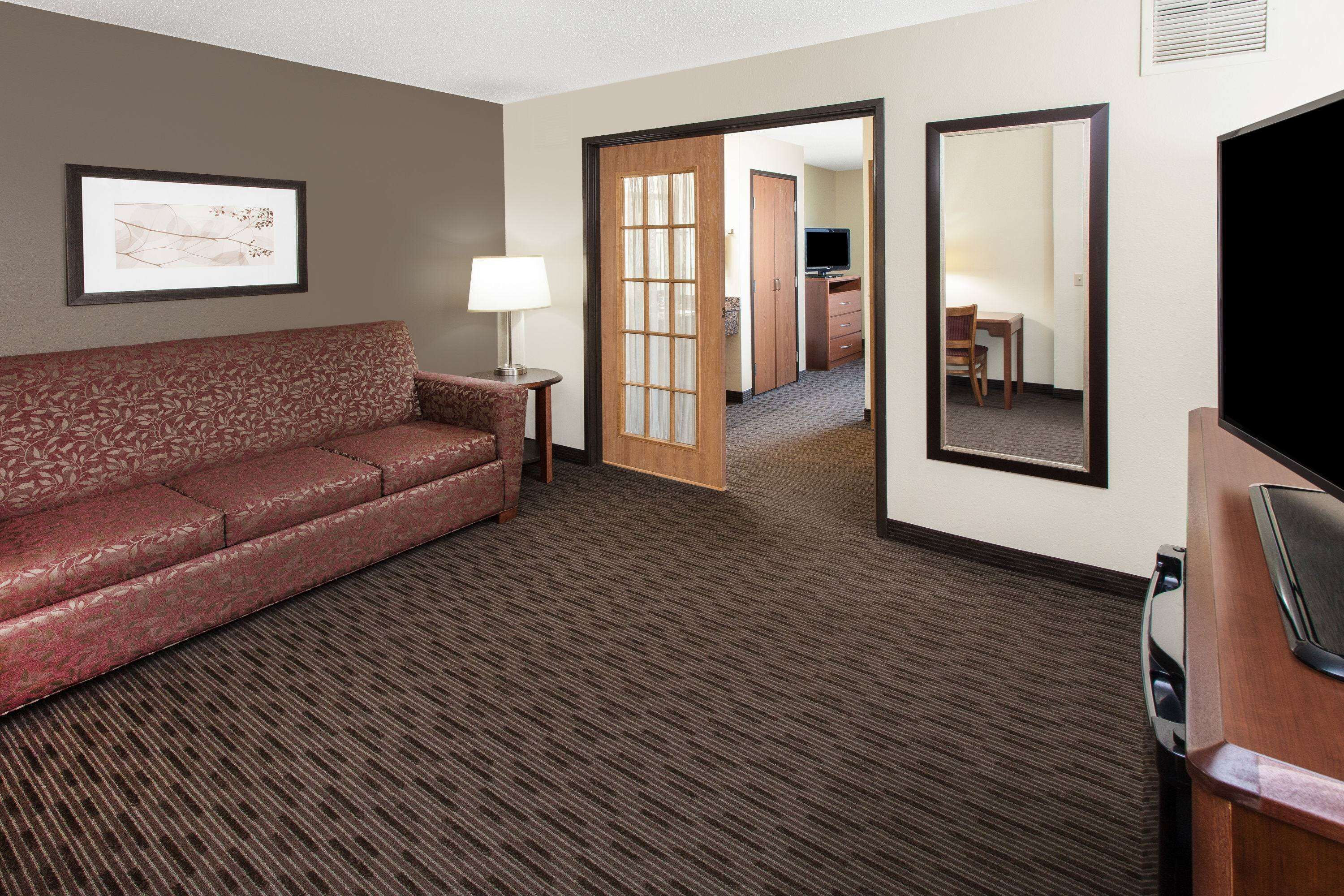 studio suite, 1 king bed, non smoking | 1 bedroom, desk, blackout curtains, iron/ironing board