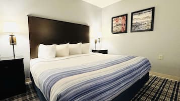 Bañera profunda, secador de pelo, toallas