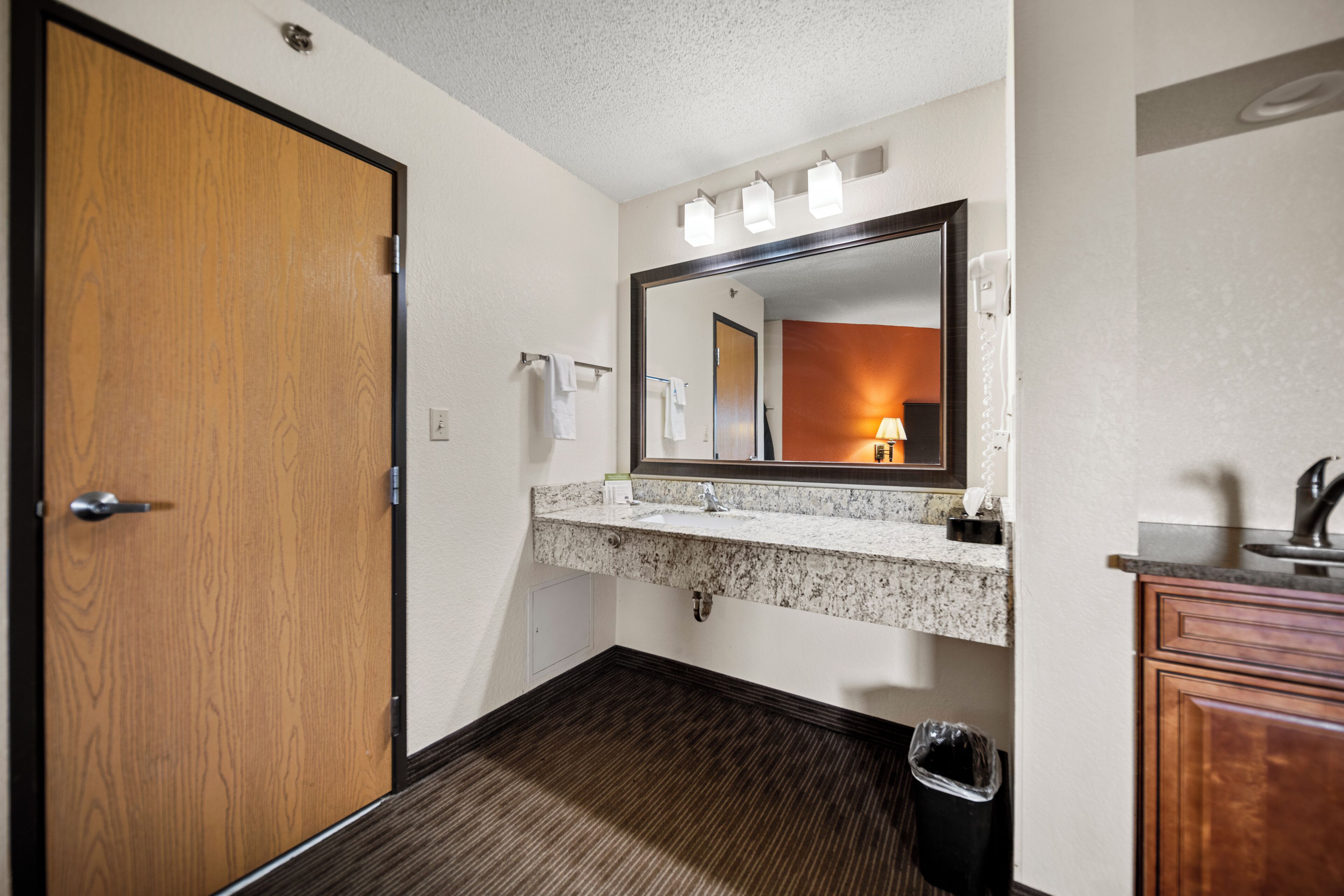 studio suite, 1 king bed, non smoking | bathroom | deep-soaking bathtub, hair dryer, towels