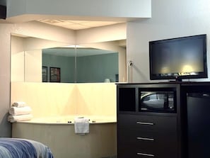 Deluxe Studio Suite, 1 King Bed, Non Smoking