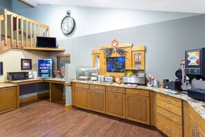 Café da manhã para viagem grátis todos os dias