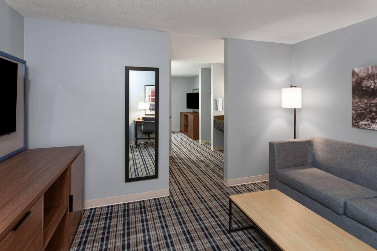 Superior suite, 1 kingsize bed, niet-roken (One-Bedroom) | Een bureau, een strijkplank/strijkijzer, gratis babybedden, gratis wifi