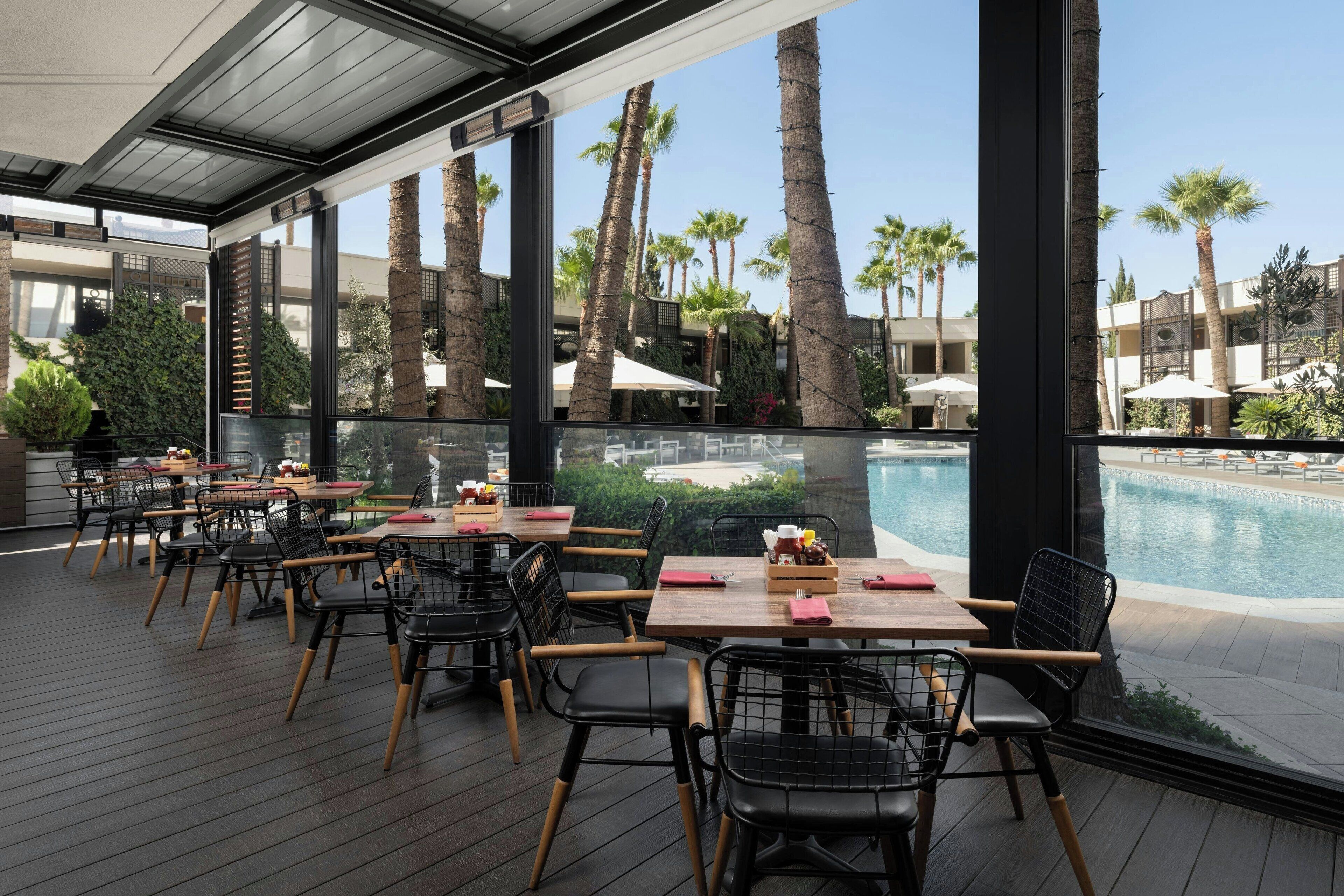 5 restaurants, serveren ontbijt, lunch, diner, Amerikaanse gerechten