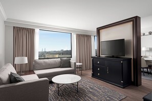 Suite ejecutiva, 1 habitación, no fumadores | Zona de estar | Una televisión LCD