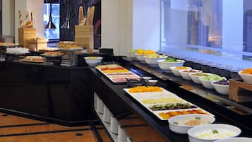 Daily continental breakfast (JOD 13 per person)
