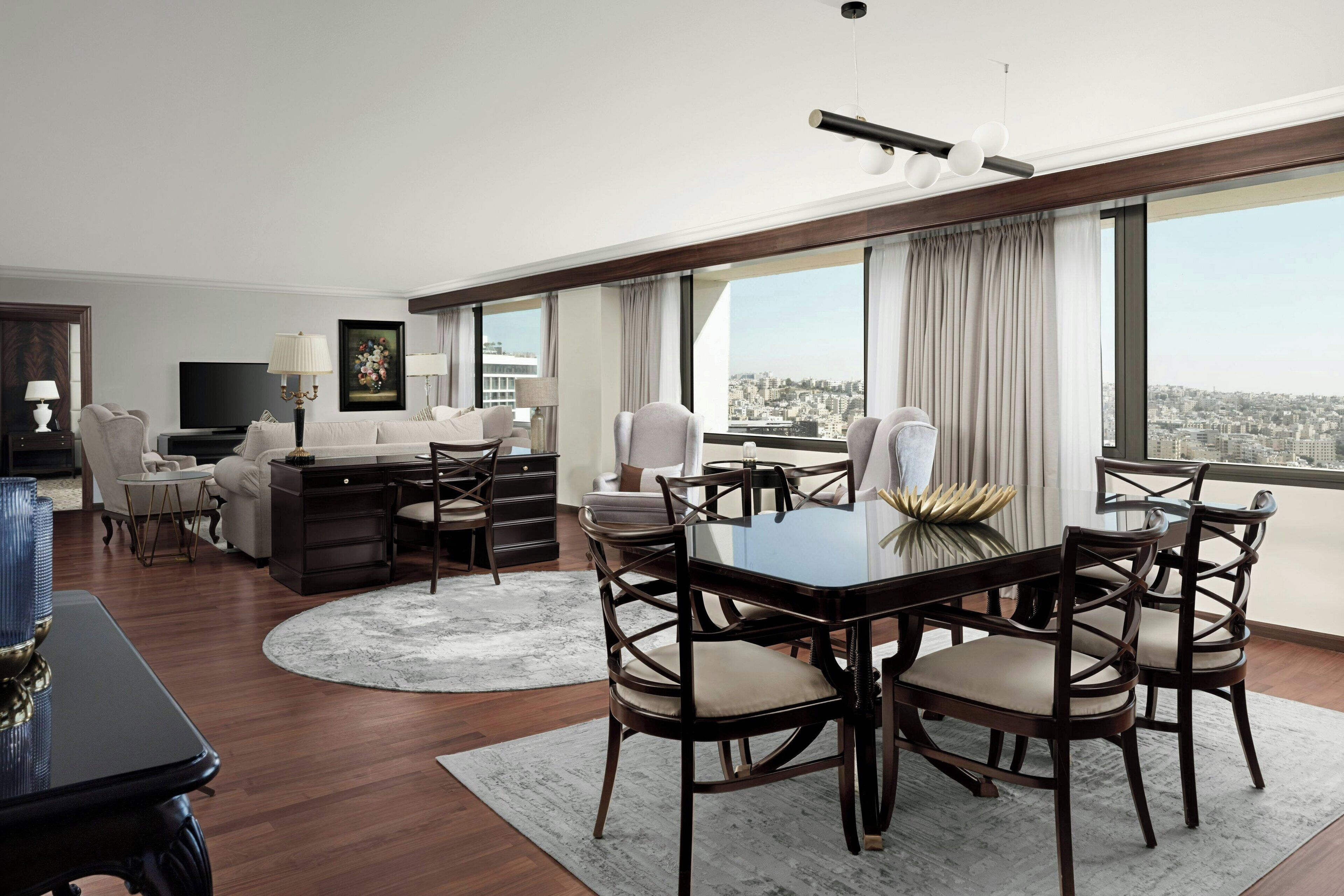 Royal Suite, 1 Bedroom | Living room