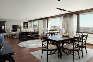 Royal Suite, 1 Bedroom | Living room