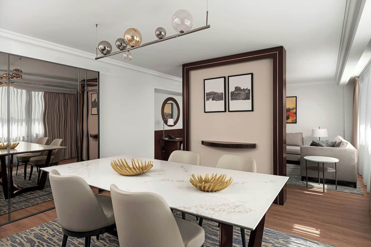 Executive Suite, 1 Bedroom, Non Smoking | 1 bedroom, premium bedding, minibar, in-room safe