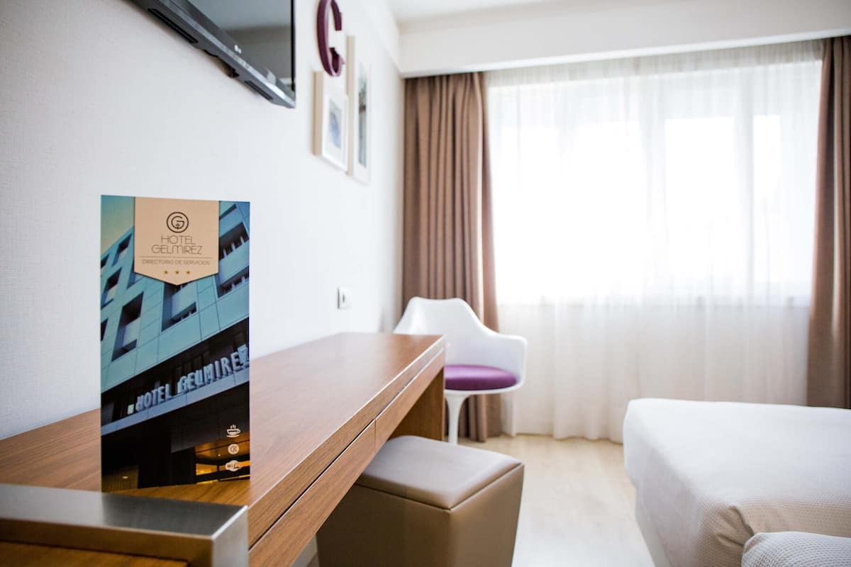 Chambre Double ou avec lits jumeaux | Minibar, coffres-forts dans les chambres, bureau, chambres insonorisées