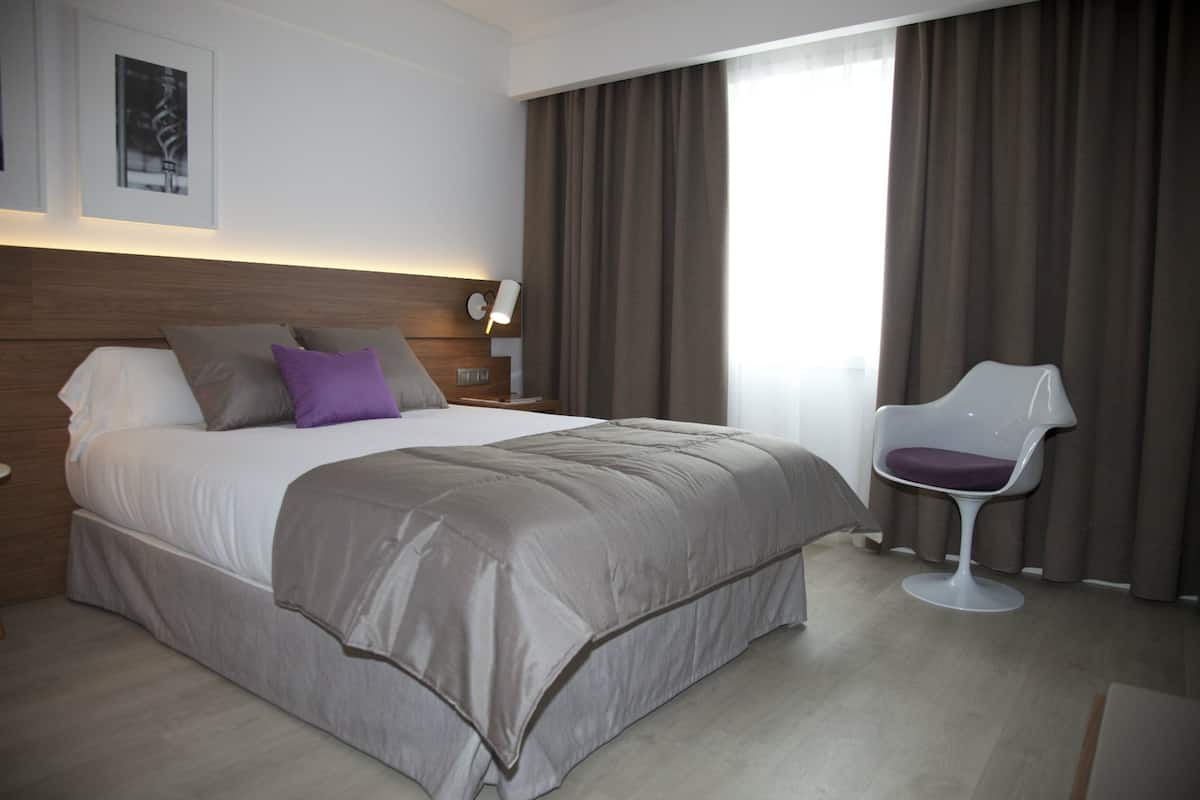 Minibar, in-room safe, desk, soundproofing