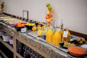Daily buffet breakfast for a fee - Compostela Hotel (Santiago de Compostela)