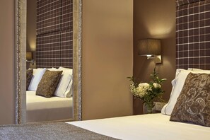 Comfort Room | Premium bedding, in-room safe, desk, blackout drapes