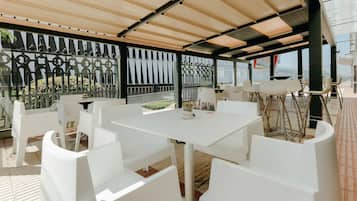 Bar (en el alojamiento)