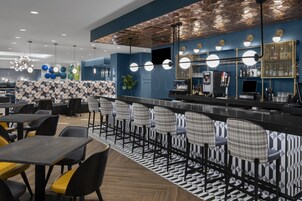 Breakfast and dinner served