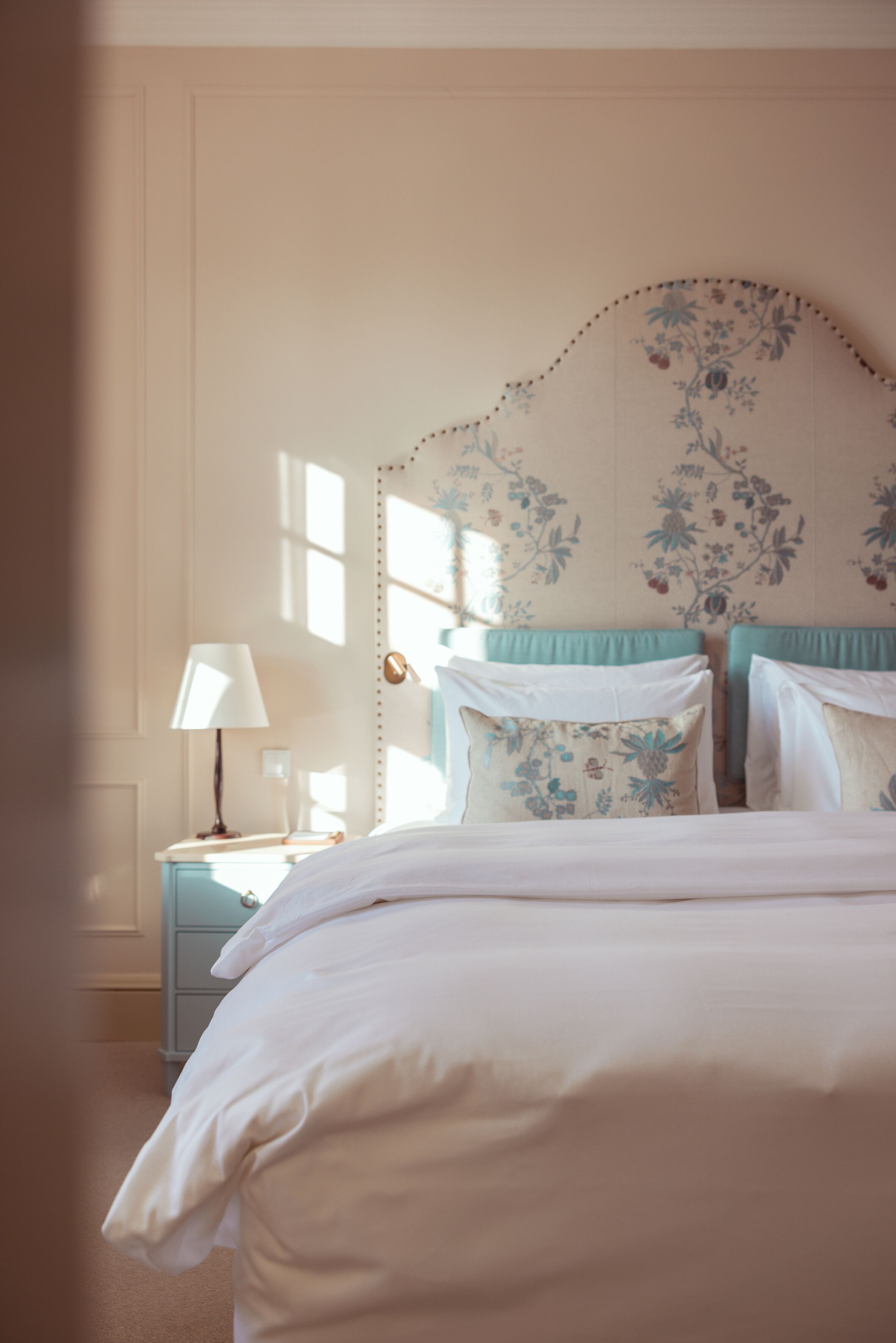 Hypo-allergenic bedding, minibar, in-room safe, desk