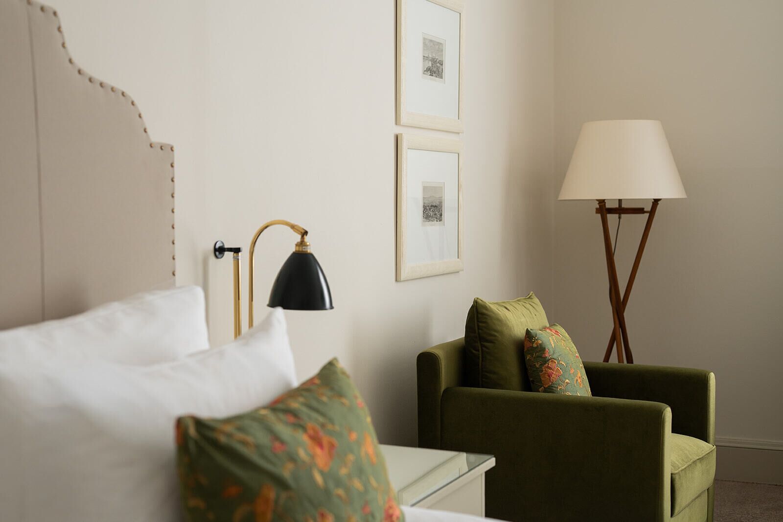 Hypo-allergenic bedding, minibar, in-room safe, desk