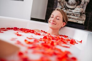 Salas de tratamiento para parejas, sauna y baño de vapor 