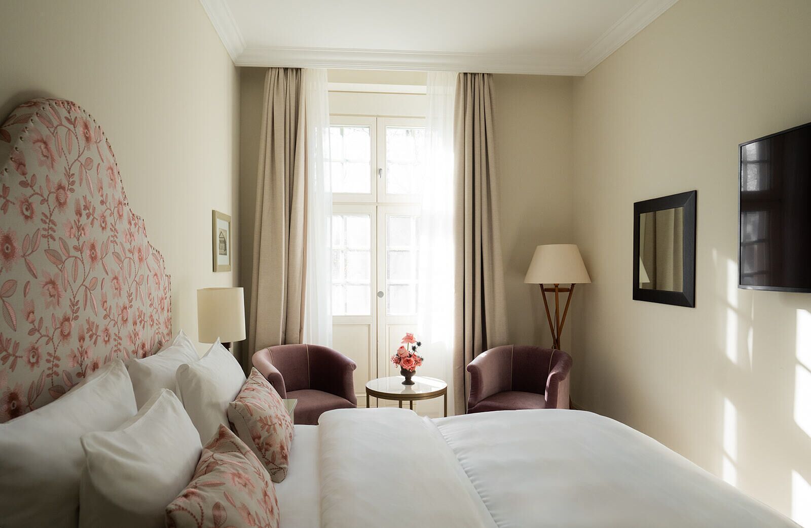 Hypo-allergenic bedding, minibar, in-room safe, desk