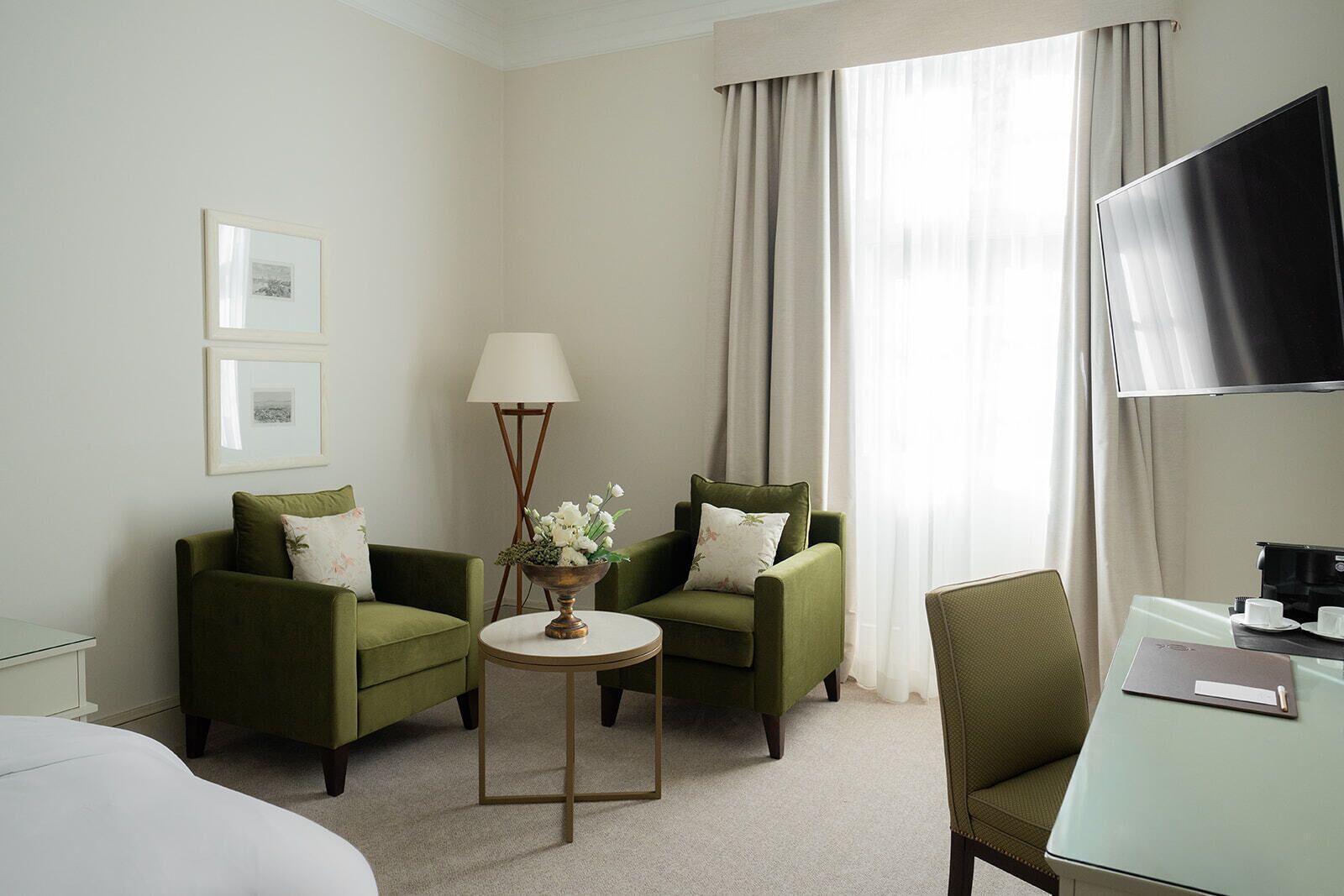 Hypo-allergenic bedding, minibar, in-room safe, desk