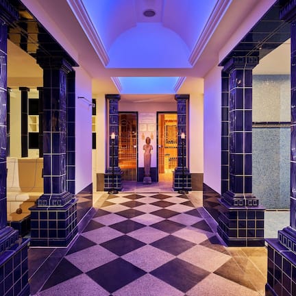 Sauna, hot tub, body treatments, aromatherapy, hot stone massages