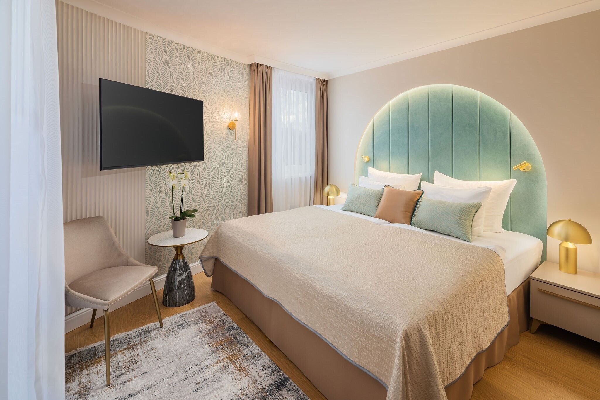 junior studio suite, 1 bedroom | hypo-allergenic bedding, minibar, in-room safe, individually decorated