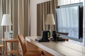 Hypo-allergenic bedding, minibar, in-room safe, individually decorated