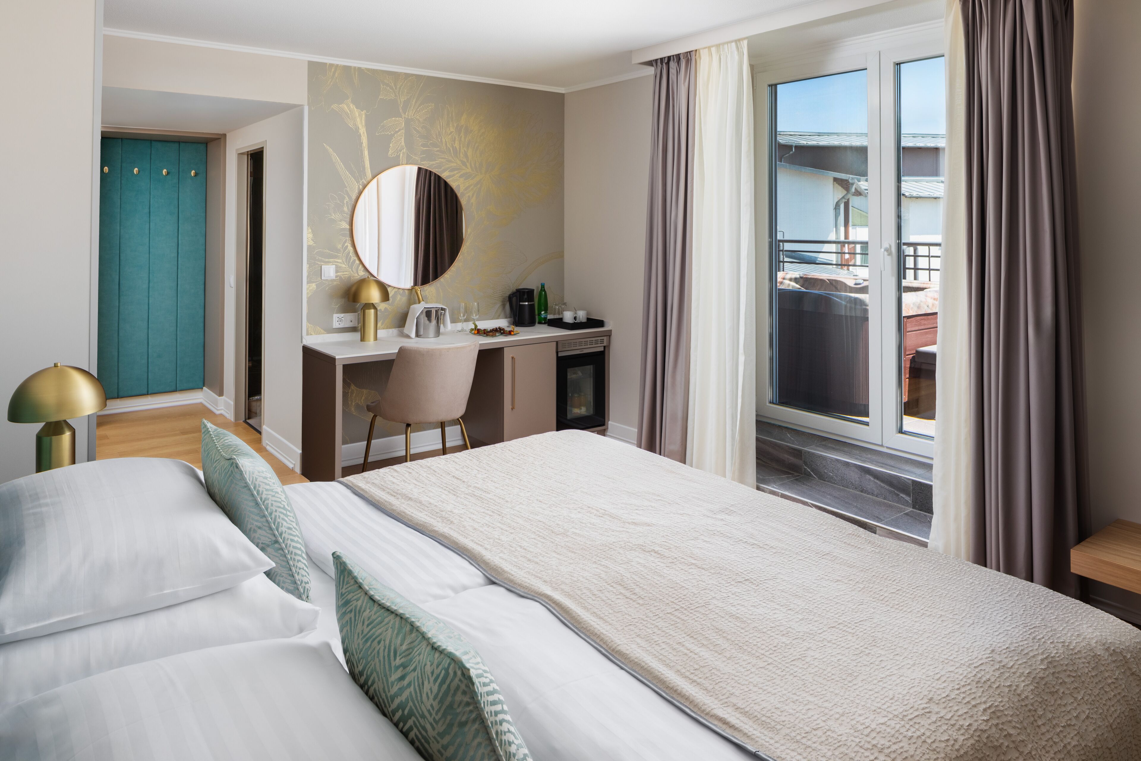 panoramic double room, 1 king bed, hot tub, garden view | hypo-allergenic bedding, minibar, in-room safe, individually decorated