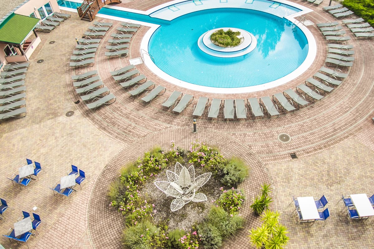 Chambre Double, balcon, vue piscine