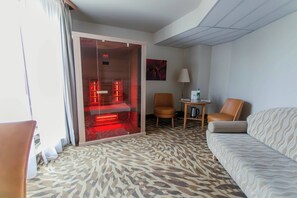 Junior Studio Suite, 1 Bedroom jacuzzi& infrasauna | 거실 공간 | 케이블 채널 시청이 가능한 120cm LCD TV, TV