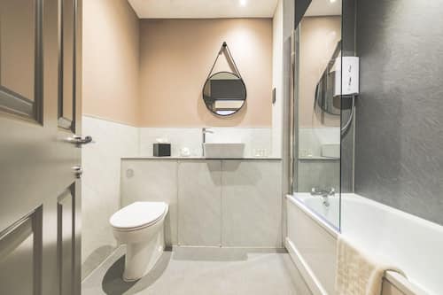 Superior Apartment | Bathroom