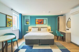 Studio, 1 Double Bed | In-room safe, desk, iron/ironing board, free cots/infant beds