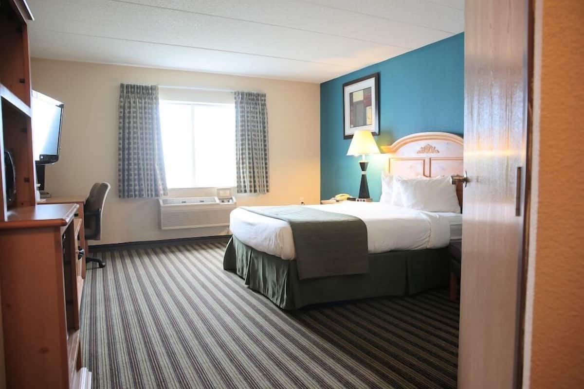 Desk, iron/ironing board, WiFi (free), bed sheets