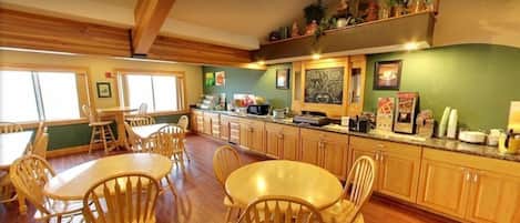 Free daily continental breakfast