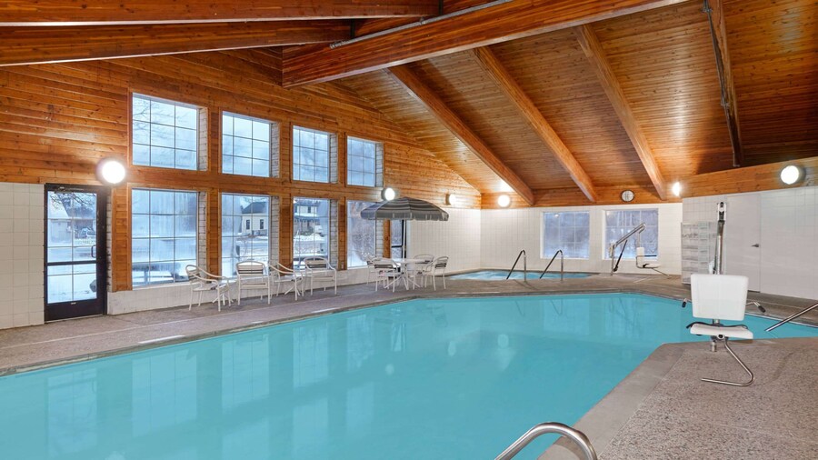 AmericInn by Wyndham Douglas/Saugatuck